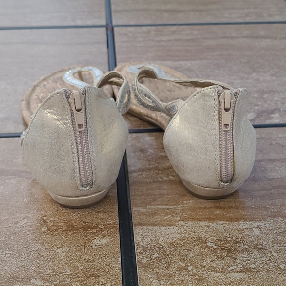 G by Guess Gold and Rhinestone Sandals 9.5 - Picture 4 of 7